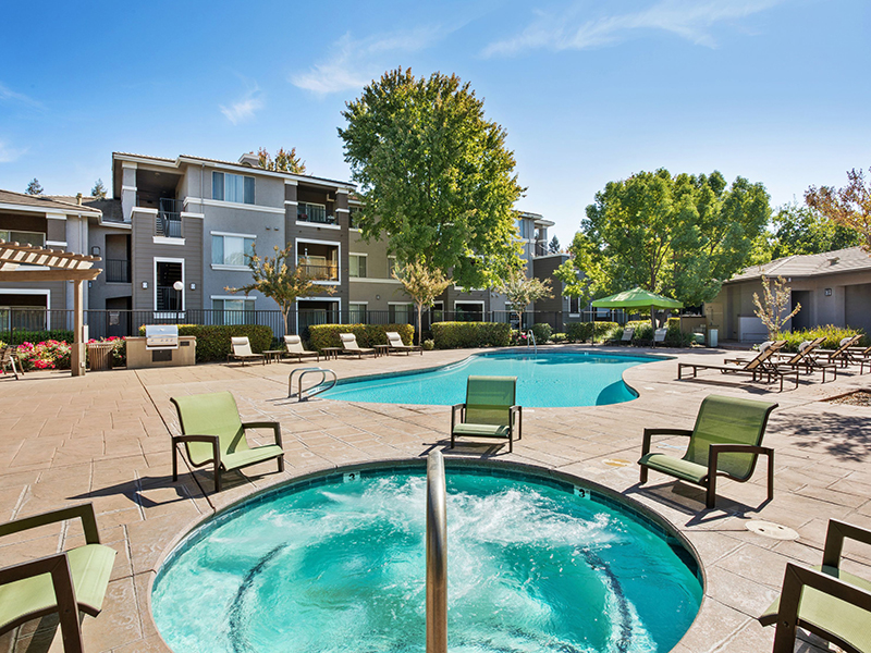 Miramonte and Trovas Apartments in Sacramento, CA