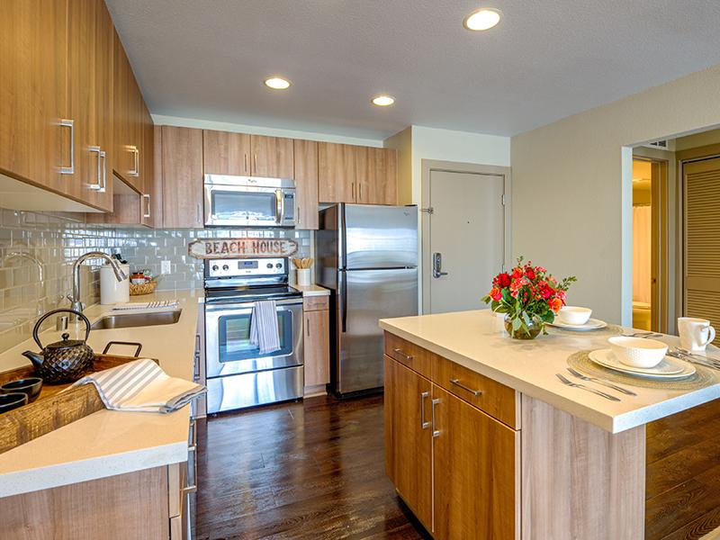 Harborside Marina Bay Apartments in Marina Del Rey, CA