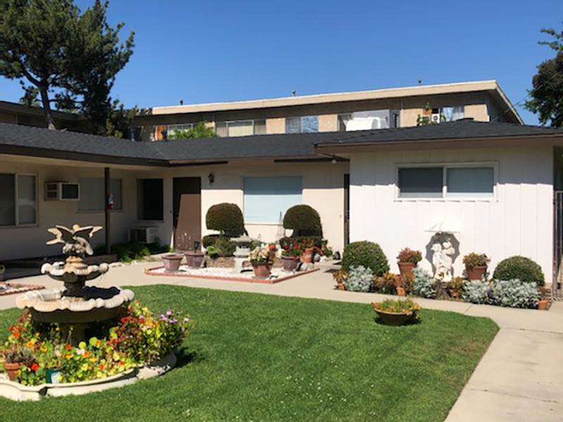Beautiful Landscaping | Radford Apartments