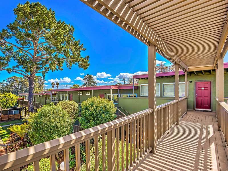 Building | Pacific Pines Apartments