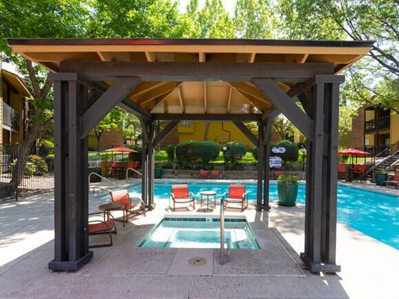 Hot Tub | Northpointe Village Apartments