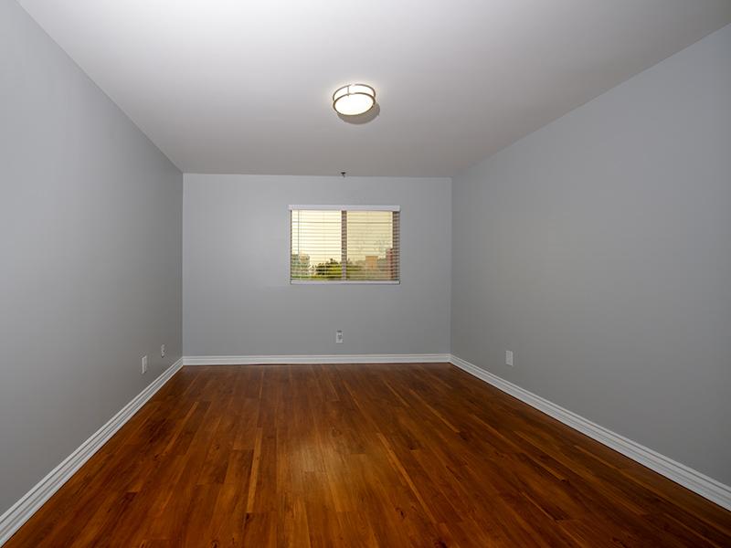 Bedroom | Hollywood View Towers