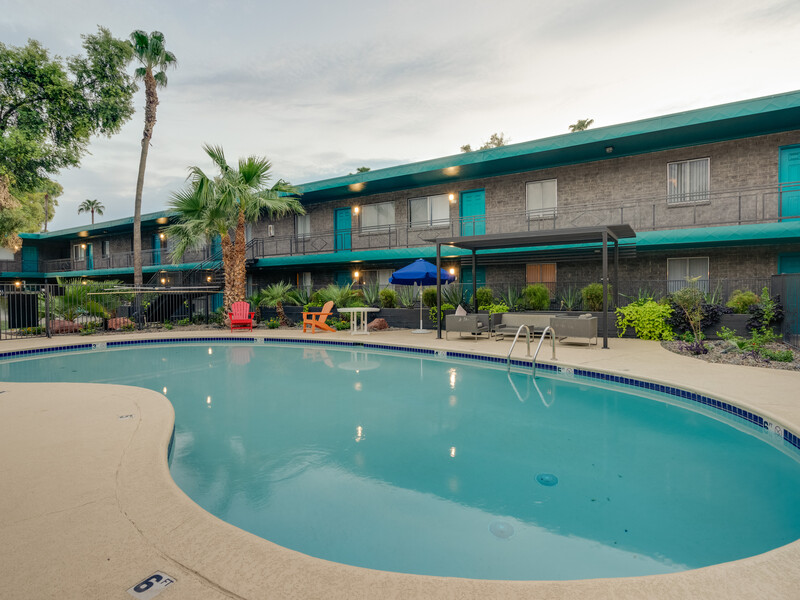 Shimmering Pool | Omnia McClintock Apartments in Tempe, AZ