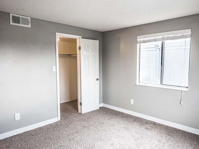 Bedroom | Parkwood Plaza