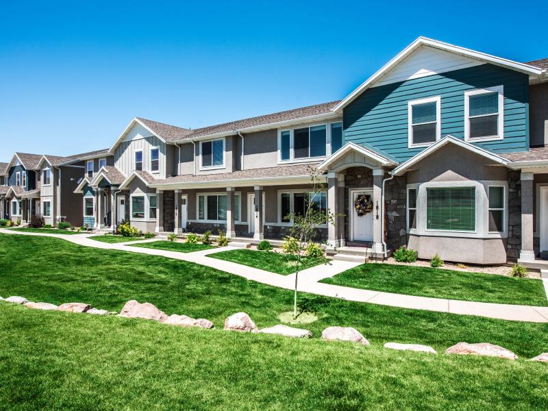 Far Apartment Exterior | Greyhawk Townhomes