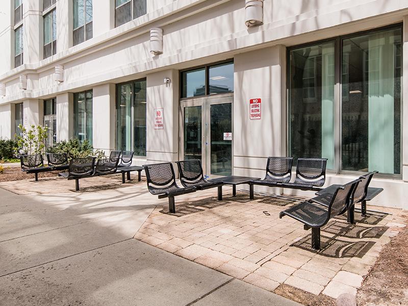Outdoor Lounge | Maple Pointe
