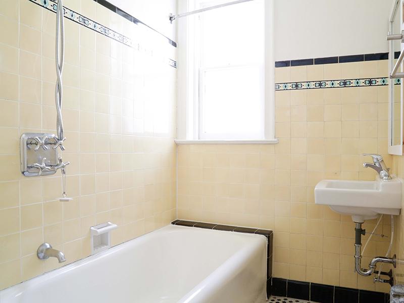 Bathroom | Kensington