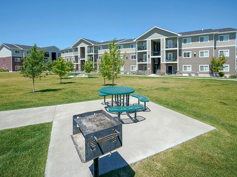 Picnic and BBQ Area | Remington Apartments in Helena, MT