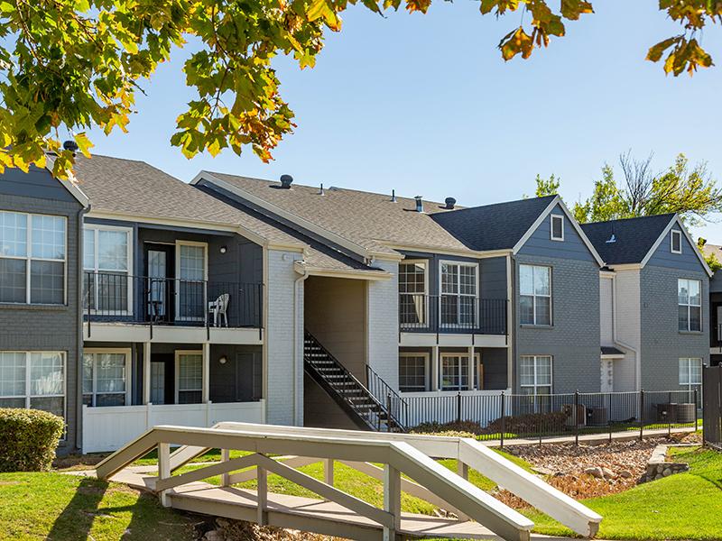 Exterior | The Village at Raintree