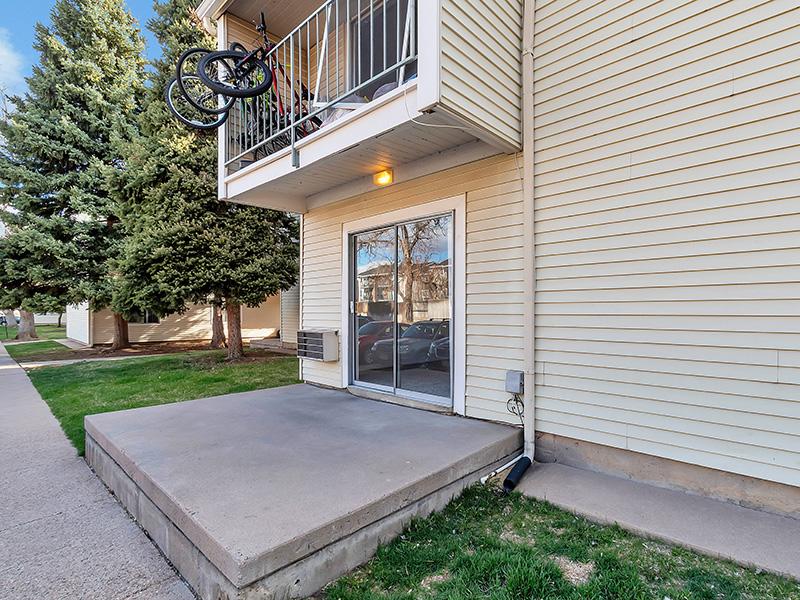 Apartment Exterior | Falcon Run Apartments