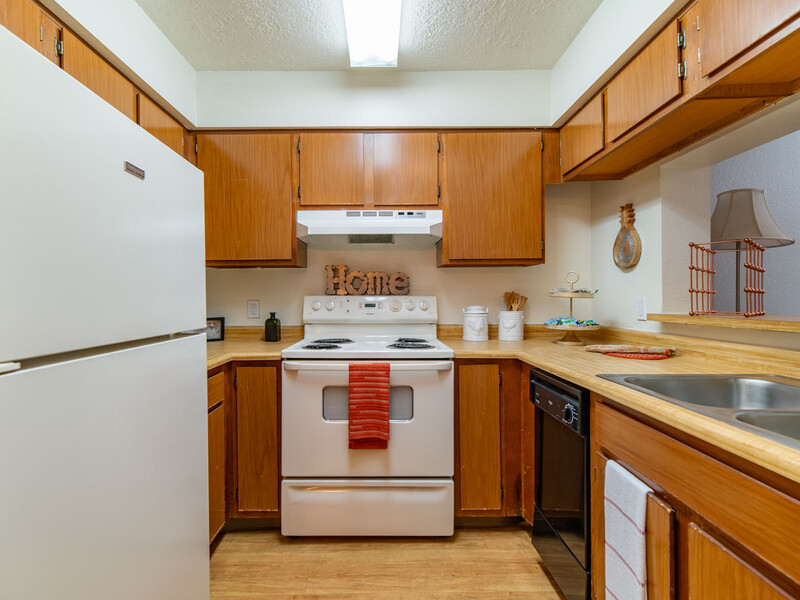 Fully Equipped Kitchen | Candlelight Square Apartments in Albuquerque, NM