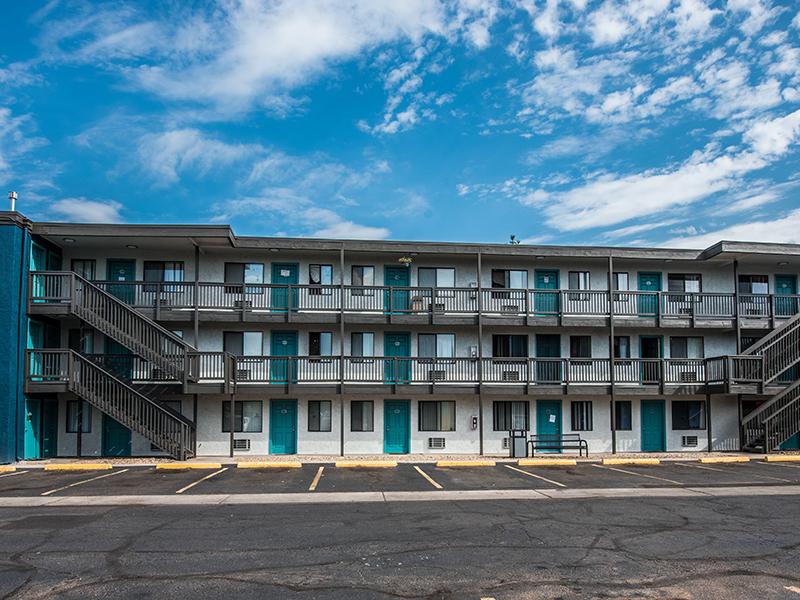 Exterior | Parkwood Plaza
