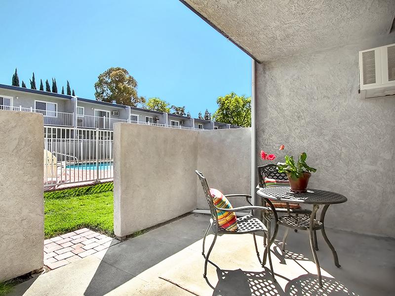 Patio - Sun Valley Apartments in California