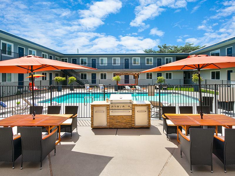 BBQ Area | Bay Vista Apartments