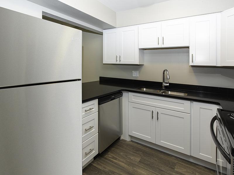 Fully Equipped Kitchen | Apartments at Decker Lake