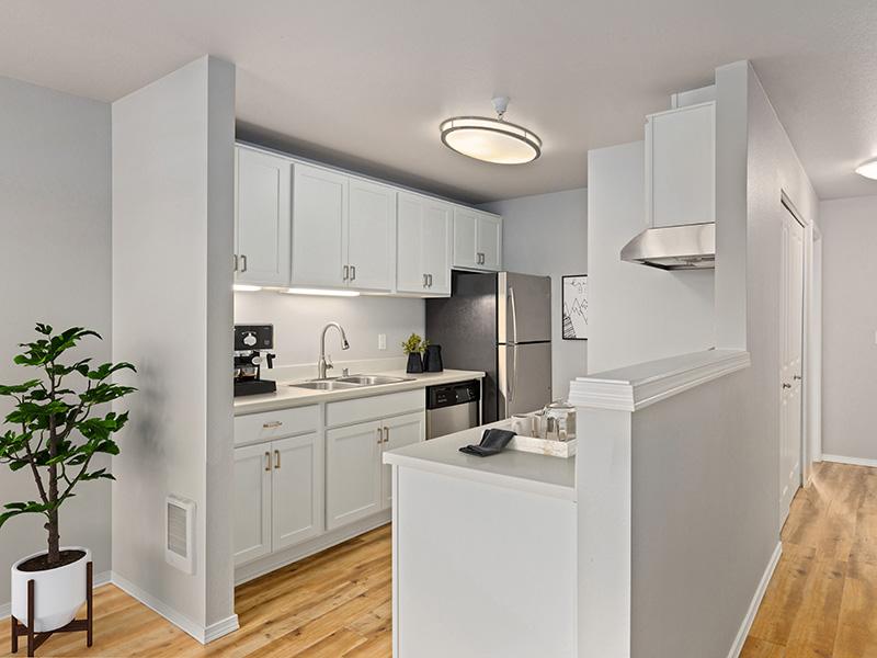 Kitchen | Bridge Creek Apartments