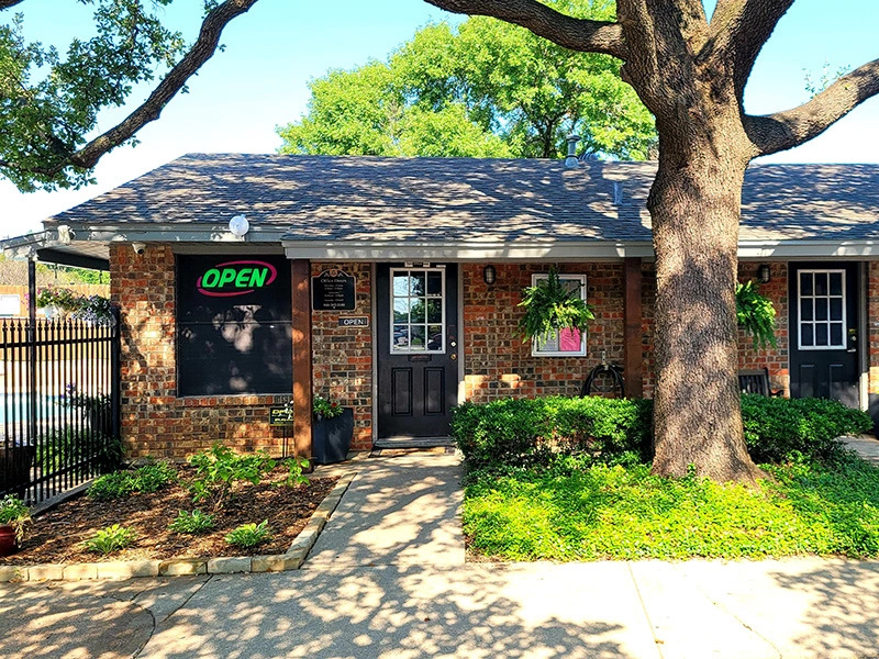 Leasing Office | Gazebo Apartments in Denton, TX