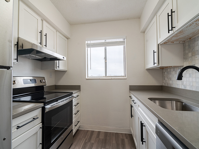 Kitchen | The Postmark at Littleton