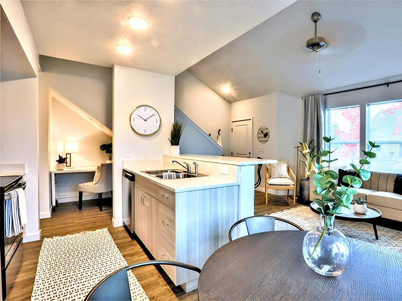 Dining Area and Kitchen | Amazon Falls Townhomes in Eagle, ID
