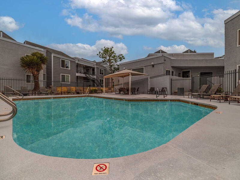 Pool | Villa Serena Apartments in Albuquerque, NM