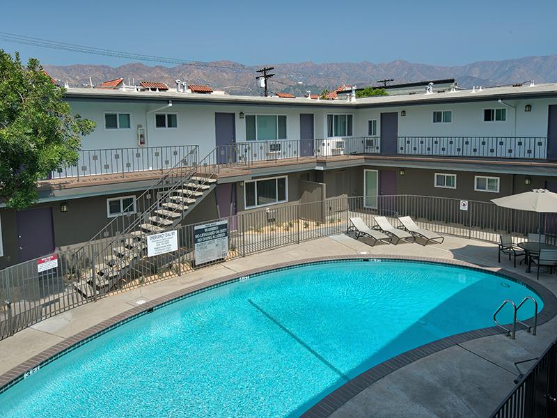Swimming Pool | Luxe at Burbank