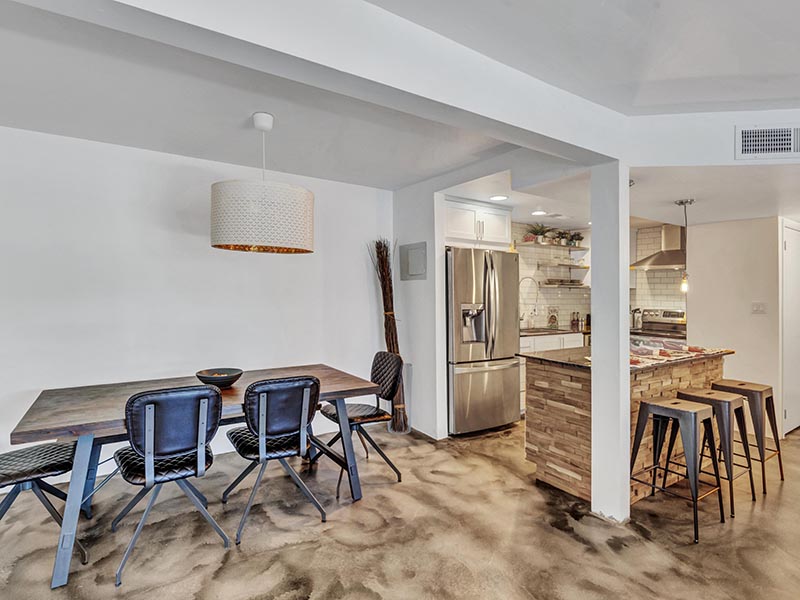Dining Room | 454 West Brown Apartments