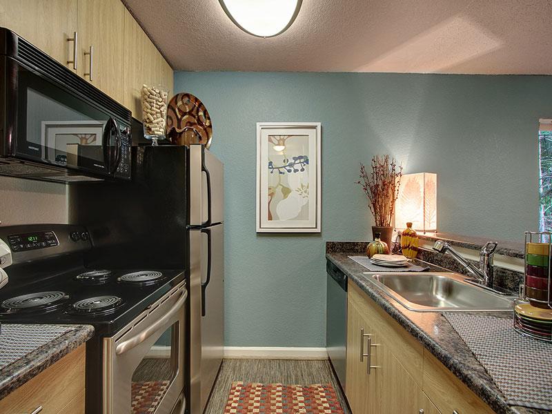 Vue Kirkland Apartments in Kirkland, WA 98034 | Market Apartments