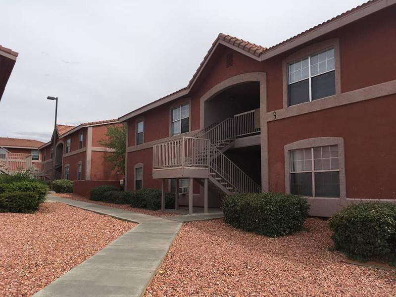 Walking Paths | Vermillion View Apartments