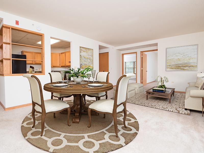 Lilac Apartments in Fox Lake, IL 60020 Market Apartments