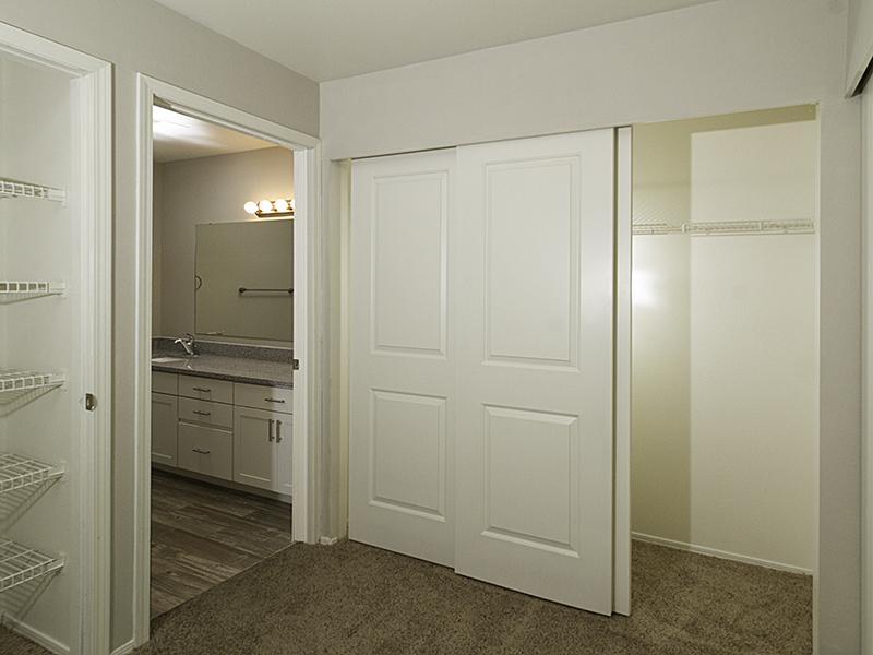 Bedroom | Hunters Woods Apartments