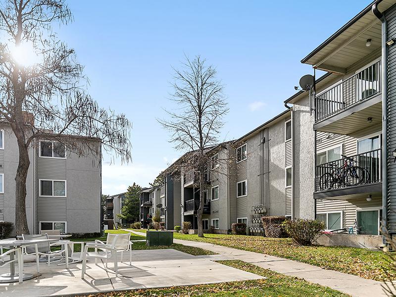 Outdoor Pathways | Aspire West Valley Apartments