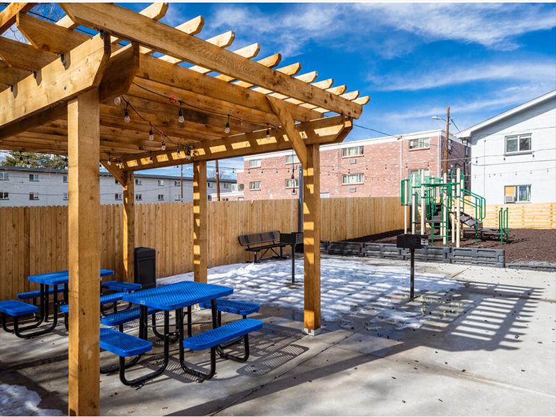 BBQ & Picnic Area | Continental Court Apartments