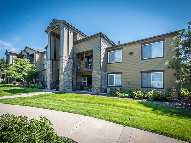 Exterior | Elevate at Red Rocks Lakewood Apartments