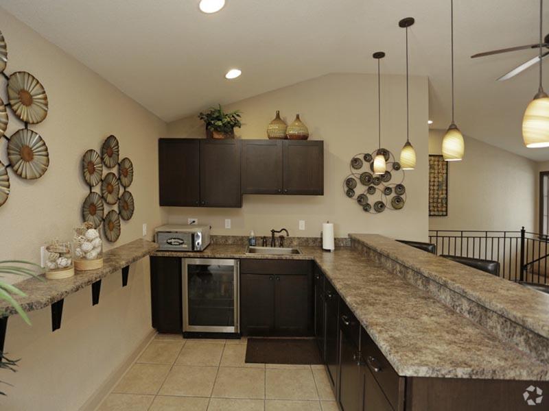 Clubhouse Kitchen - Apartments in Kansas City