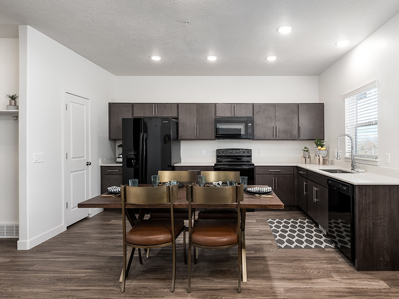 Dining Area and Kitchen | Diamond Ridge Townhomes in Draper, UT