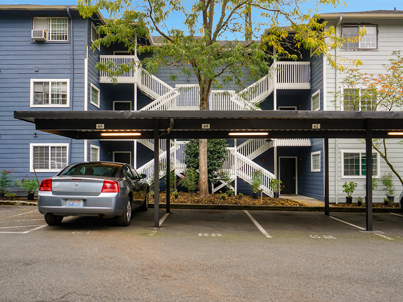 Apartment Exterior | Creekside Village