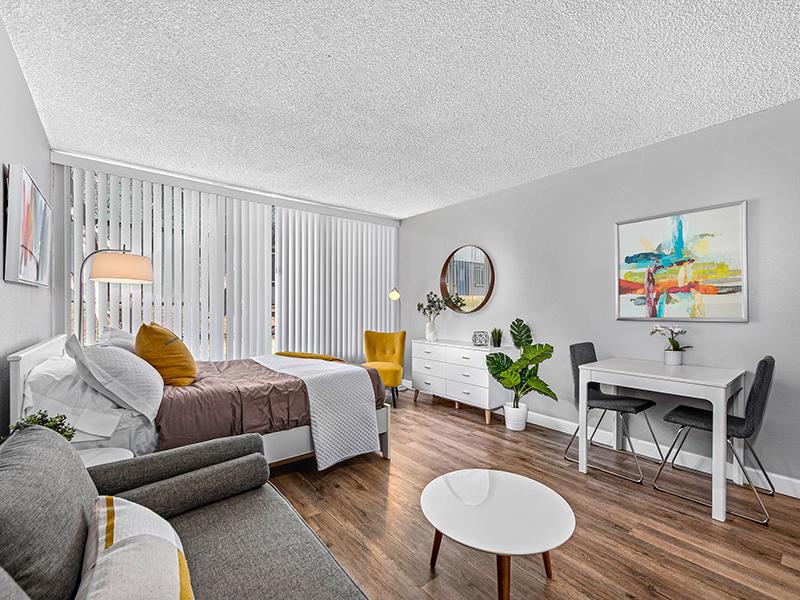 Bedroom | The Incline Apartments