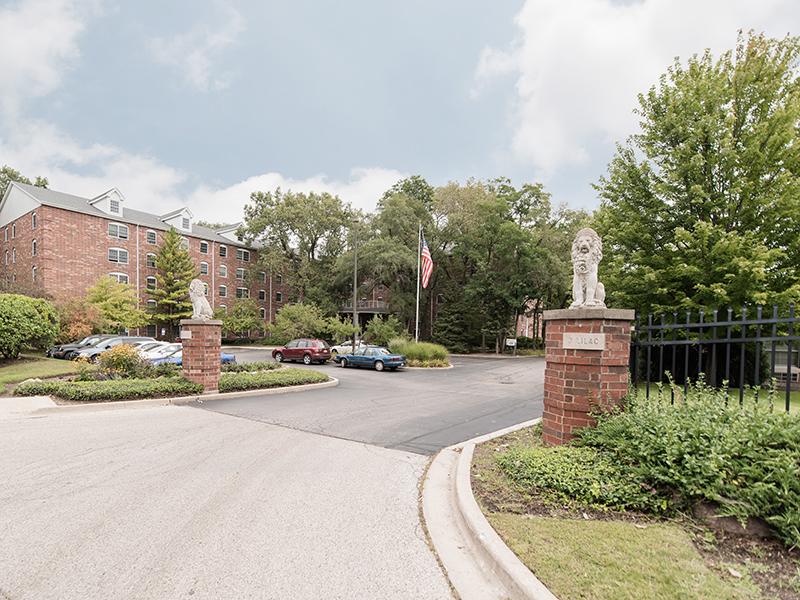 Lilac Apartments in Fox Lake, IL 60020 Market Apartments