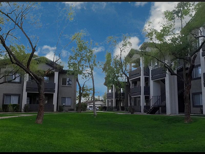 Exterior | Lindsay Palms Apartments