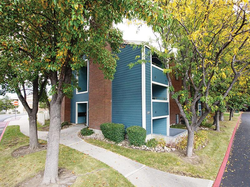 Royal Ridge Apartments in Midvale, UT 84047 Market Apartments