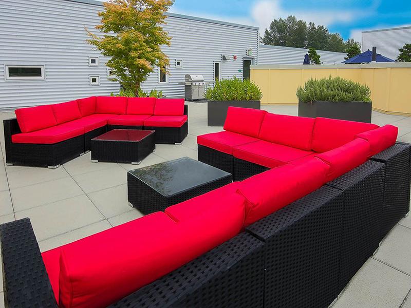 Outdoor Lounge | 999 Hiawatha