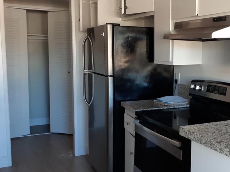 Kitchen | Weddington Mid-Rise