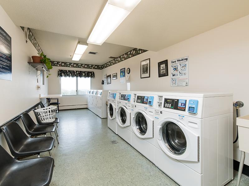 Laundry Facility | Centennial North Apartments in Mount Prospect, IL