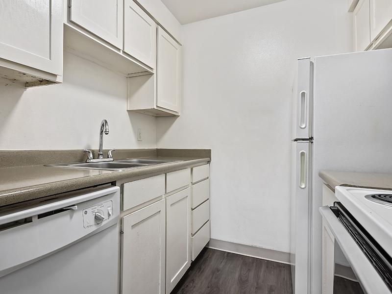 Kitchen | Cottonwood Creek Estates Apartments in Murray, UT