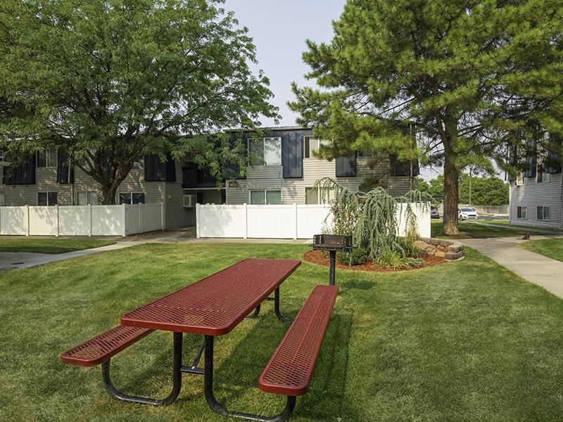 Picnic Area | Hidden Pointe