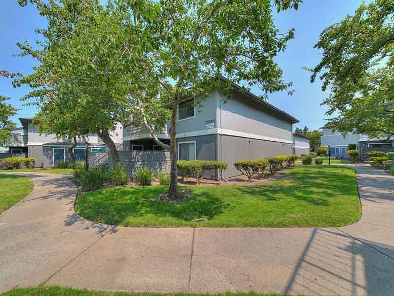 Exterior | Parkside Commons Apartments in San Leandro, CA