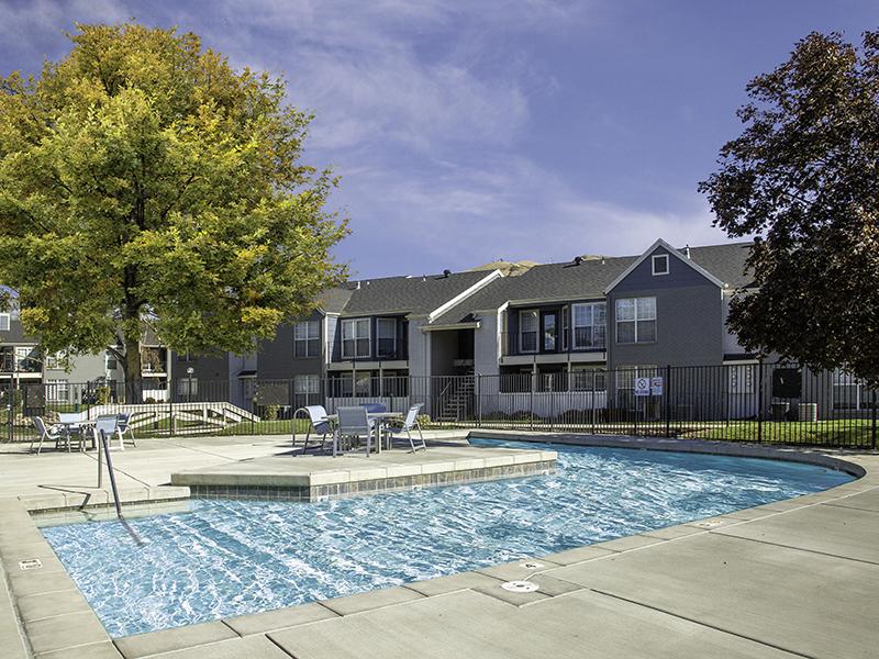 Swimming Pool | The Village at Raintree