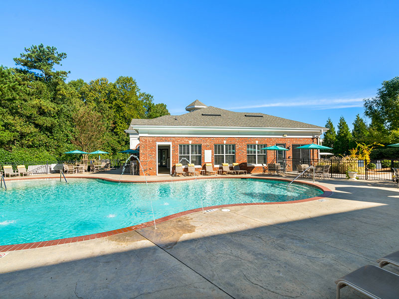 Sparkling Pool | Millennium Apartments