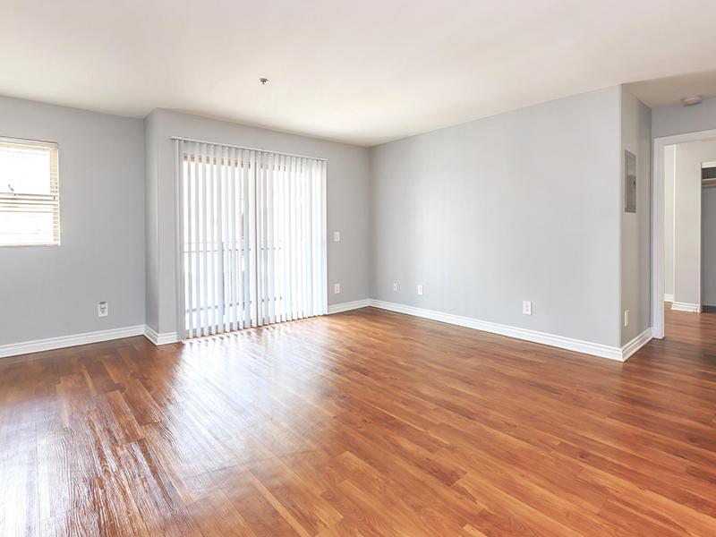 Living Room | Hollywood View Towers