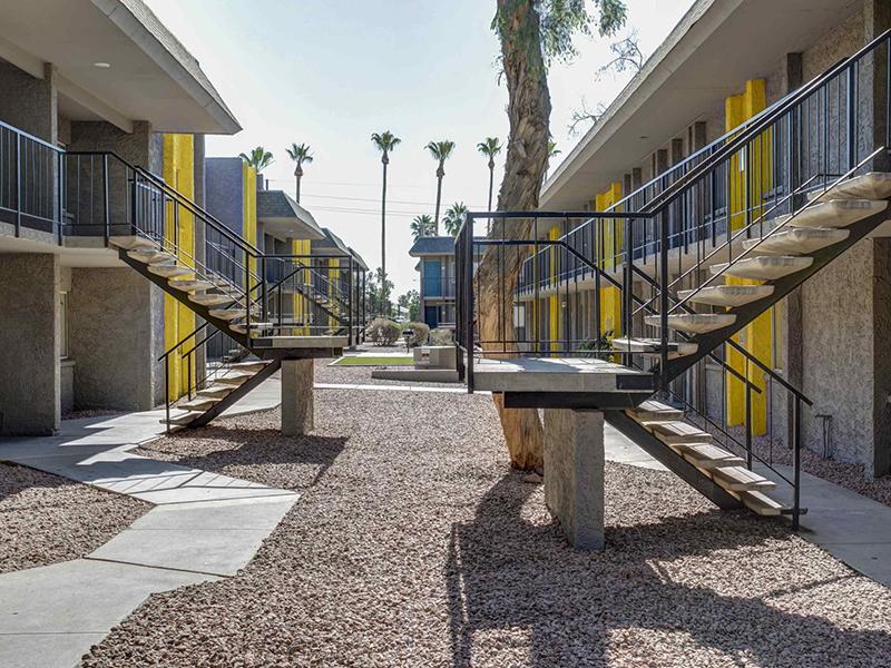 Apartment Exterior | Park 67 Apartments in Glendale, AZ